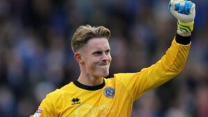 Tranh Cãi Với Dean Henderson
